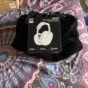 Altec Lansing White Wireless Over-Ear Headphones Women’s tote bag ..